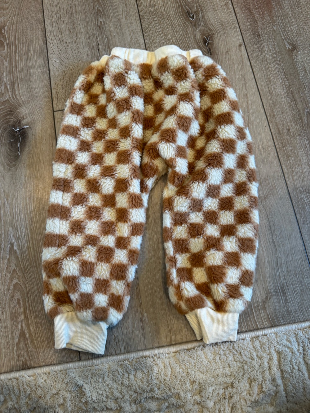 Source Unknown Fuzzy Checkerboard Socks - Brown & Cream